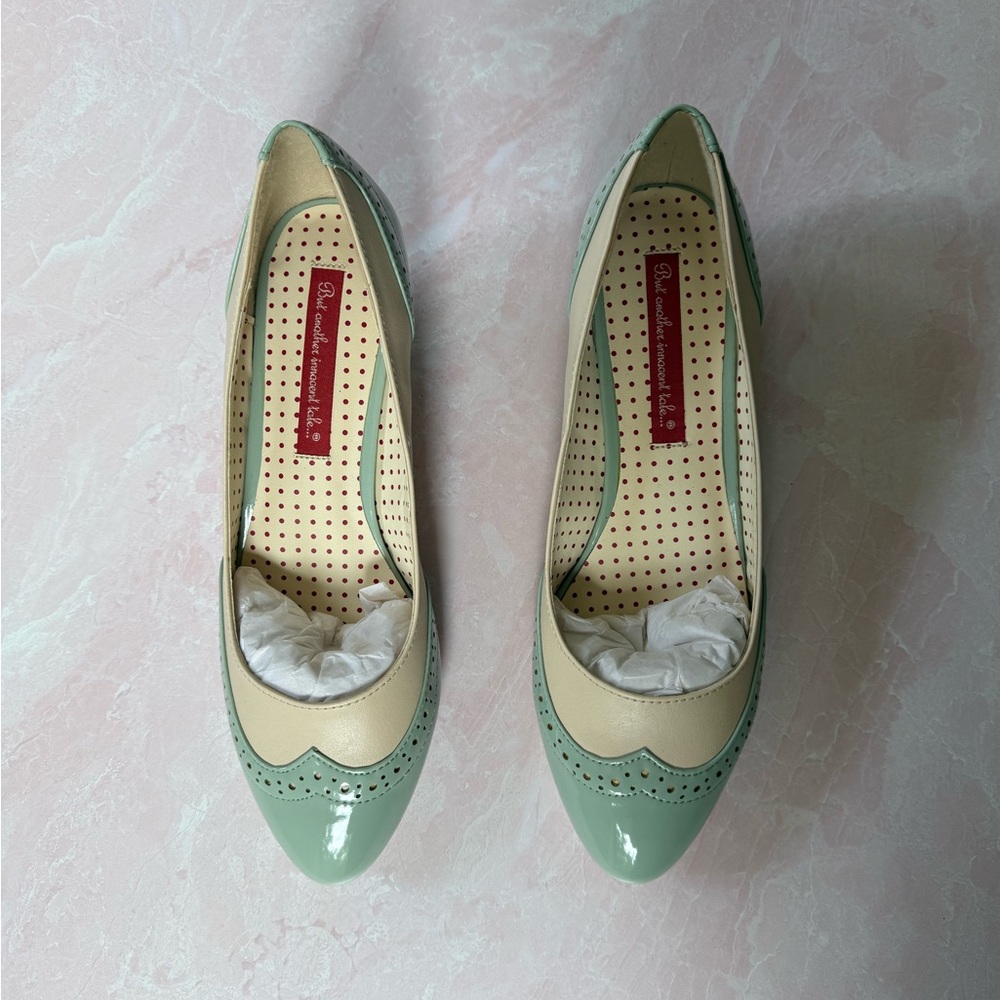 Elegant Cream & Green Women's Pinup Girl Shoes Brand New -vintage 1950s inspired